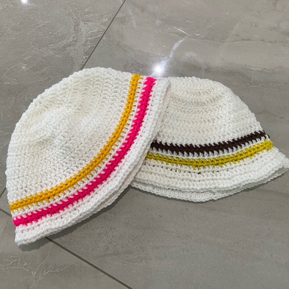 Crochet bucket hats - Picture 1 of 3